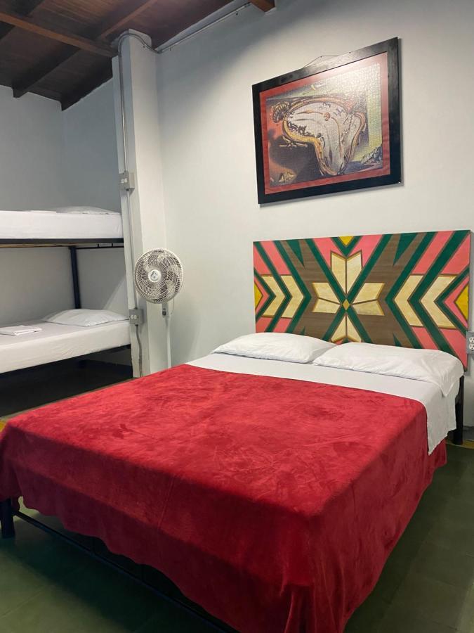 Hostal Casa Estacion Auberge de jeunesse Medellín